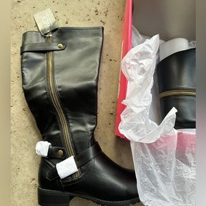 Charlotte Russe wide calf size 8 wide